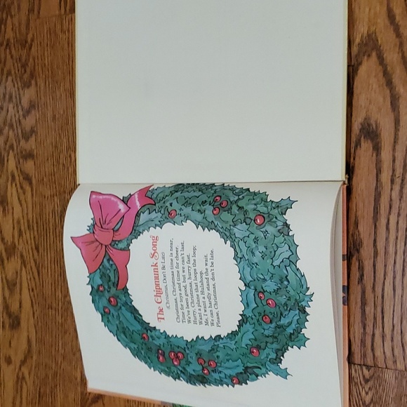 1985, A Chipmunk Christmas (Alvin and the Chipmunks) Book - Picture 9 of 13